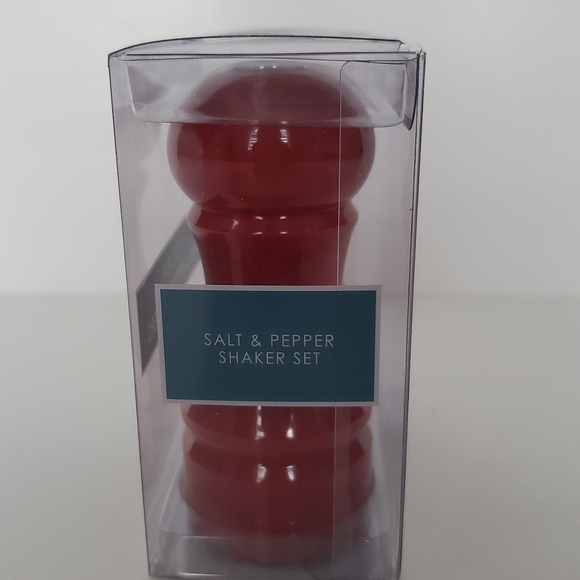 OLDE THOMPSON Red Salt & Pepper Shakers 'Victoria' Design Opaque Silver Accent - Picture 3 of 7